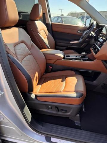2025 Nissan Pathfinder Platinum 4WD