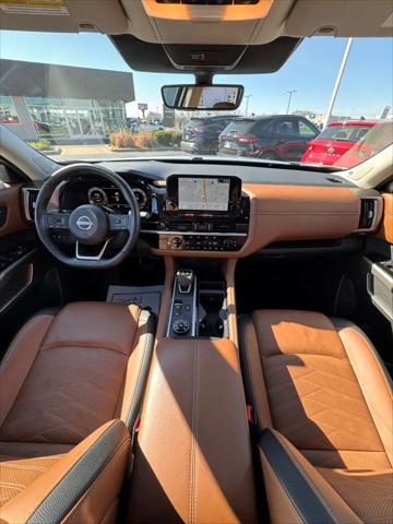 2025 Nissan Pathfinder Platinum 4WD