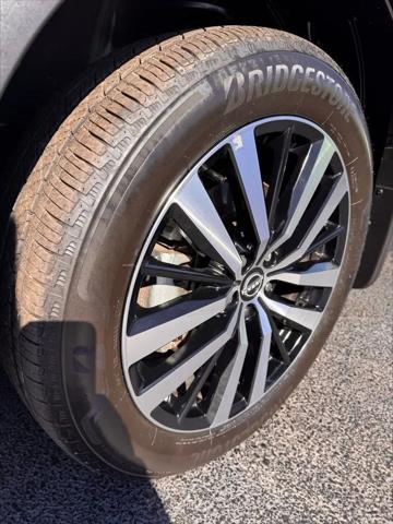 2025 Nissan Pathfinder Platinum 4WD