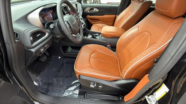 2024 Chrysler Pacifica Hybrid Pinnacle