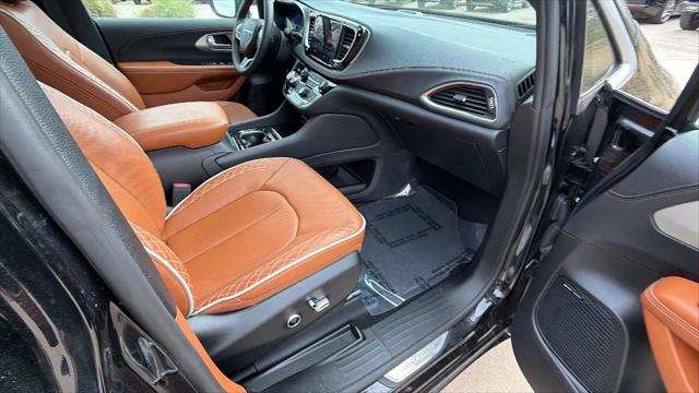 2024 Chrysler Pacifica Hybrid Pinnacle