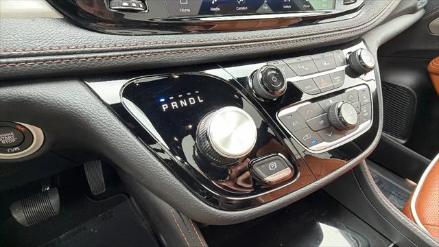 2024 Chrysler Pacifica Hybrid Pinnacle