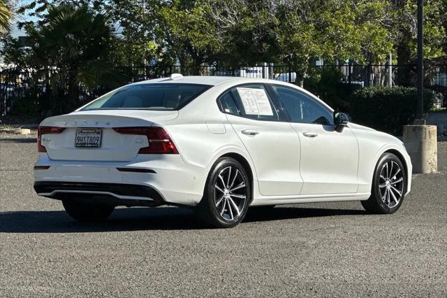 2023 Volvo S60 Recharge T8 Plus Dark Theme