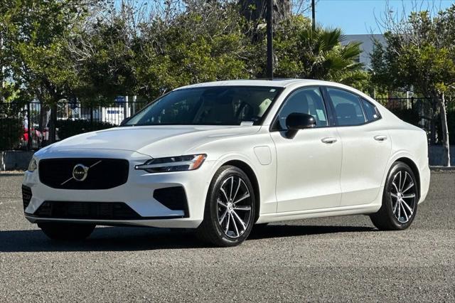2023 Volvo S60 Recharge T8 Plus Dark Theme