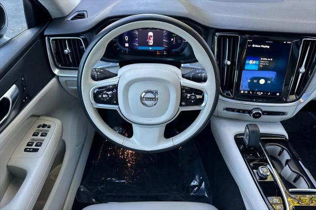 2023 Volvo S60 Recharge T8 Plus Dark Theme