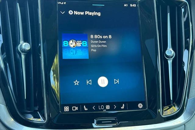 2023 Volvo S60 Recharge T8 Plus Dark Theme