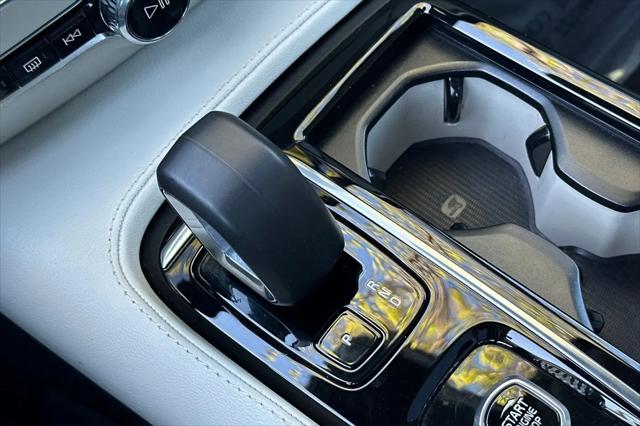 2023 Volvo S60 Recharge T8 Plus Dark Theme