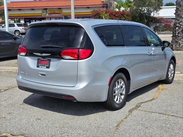 2026 Chrysler Voyager LX