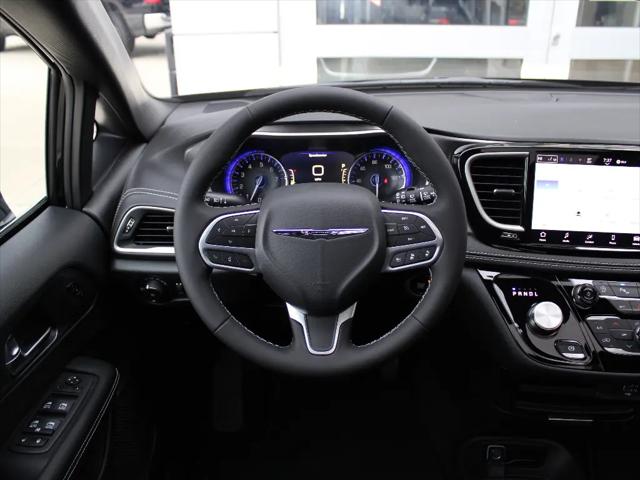 2026 Chrysler Pacifica Select AWD