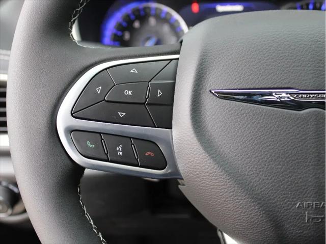 2026 Chrysler Pacifica Select AWD
