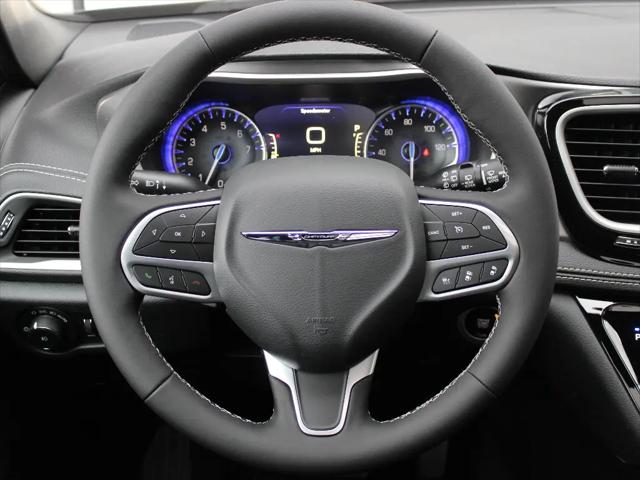 2026 Chrysler Pacifica Select AWD