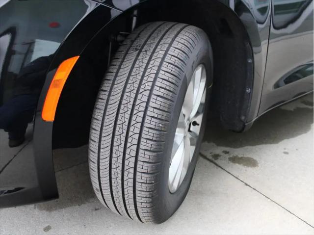 2026 Chrysler Pacifica Select AWD