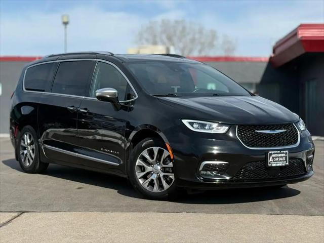 2021 Chrysler Pacifica Hybrid Pinnacle for sale in Burnsville, MN