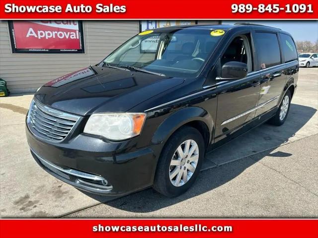 2015 Chrysler Town & Country Touring for sale in Chesaning, MI