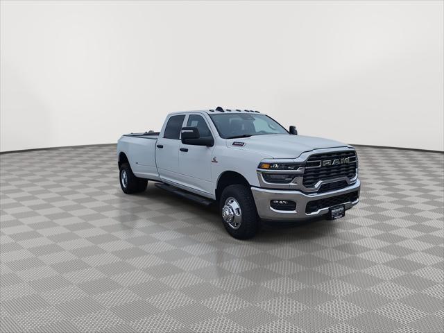 2026 RAM Ram 3500 RAM 3500 TRADESMAN CREW CAB 4X4 8 BOX
