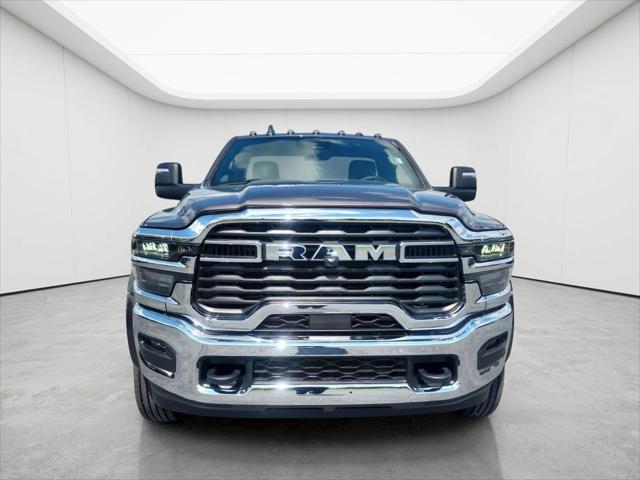 2026 RAM 5500 Chassis RAM 5500 BIG HORN CHASSIS REGULAR CAB 4X4 84 CA