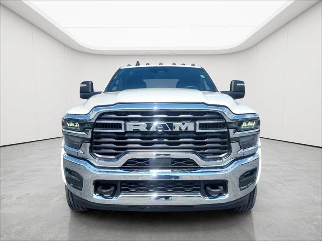 2026 RAM 5500 Chassis RAM 5500 BIG HORN CHASSIS CREW CAB 4X4 84 CA