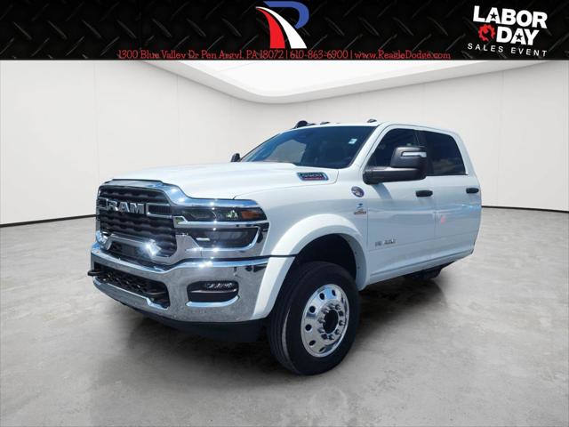 2026 RAM 5500 Chassis RAM 5500 BIG HORN CHASSIS CREW CAB 4X4 84 CA
