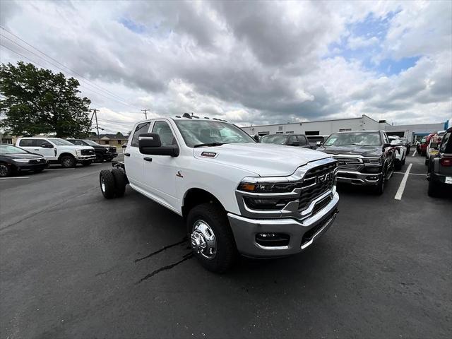 2026 RAM 3500 Chassis RAM 3500 TRADESMAN CREW CAB CHASSIS 4X4 60 CA