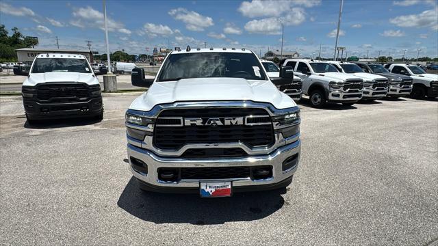 2026 RAM Ram 3500 Chassis Cab RAM 3500 TRADESMAN CREW CAB CHASSIS 4X4 60 CA