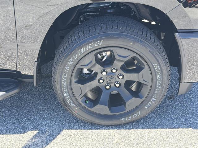 2026 Ram 1500 Express Crew Cab 4x4 5'7" Box