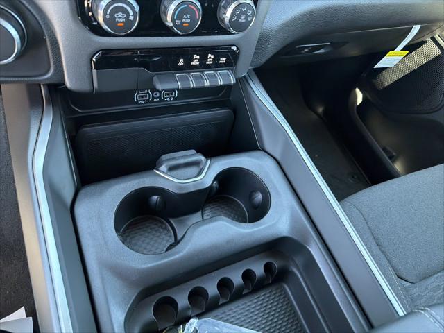 2026 Ram 1500 Express Crew Cab 4x4 5'7" Box