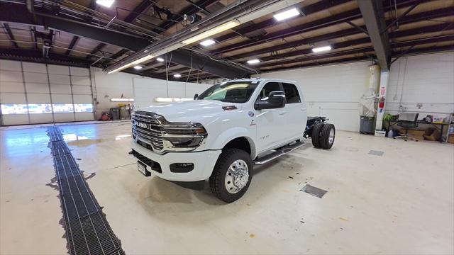 2026 RAM 5500 Chassis RAM 5500 BIG HORN CHASSIS CREW CAB 4X4 60 CA