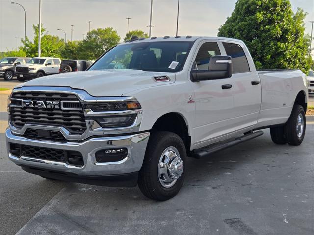 2026 RAM Ram 3500 RAM 3500 TRADESMAN CREW CAB 4X4 8 BOX