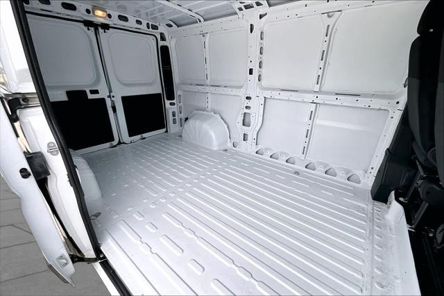 2026 Ram ProMaster Cargo Van Tradesman Low Roof 136" WB w/Pass Seat