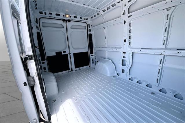 2026 Ram ProMaster Cargo Van Tradesman High Roof 136" WB w/Pass Seat