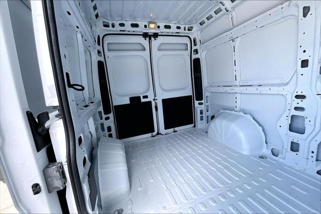 2026 Ram ProMaster Cargo Van Tradesman High Roof 136" WB w/Pass Seat
