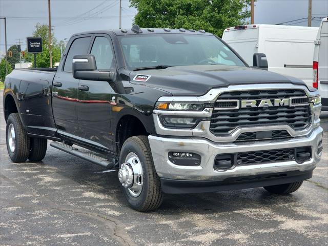 2026 RAM Ram 3500 RAM 3500 TRADESMAN CREW CAB 4X4 8 BOX