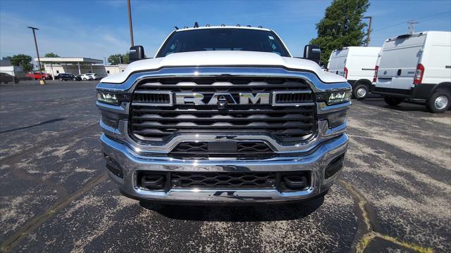 2026 RAM Ram 3500 RAM 3500 TRADESMAN CREW CAB 4X4 8 BOX