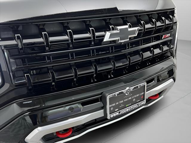 2025 Chevrolet Suburban 4WD Z71