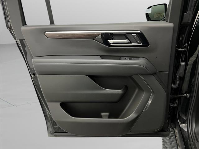 2025 Chevrolet Suburban 4WD Z71