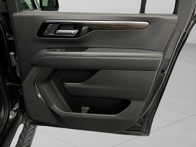 2025 Chevrolet Suburban 4WD Z71