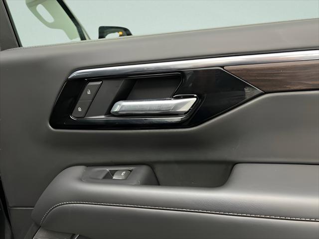 2025 Chevrolet Suburban 4WD Z71