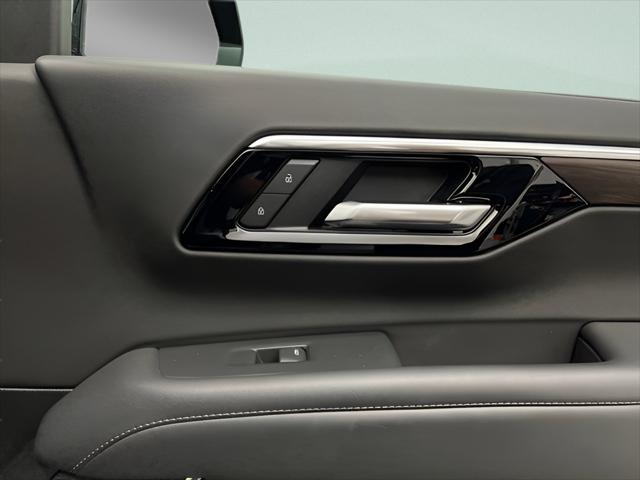 2025 Chevrolet Suburban 4WD Z71