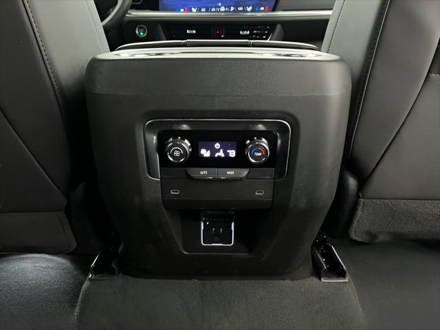 2025 Chevrolet Suburban 4WD Z71