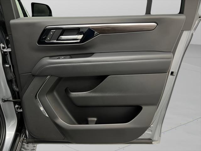 2025 Chevrolet Suburban 4WD Z71