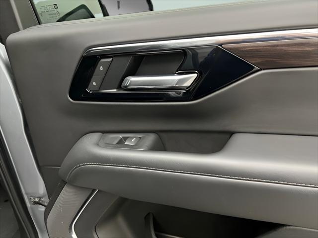 2025 Chevrolet Suburban 4WD Z71