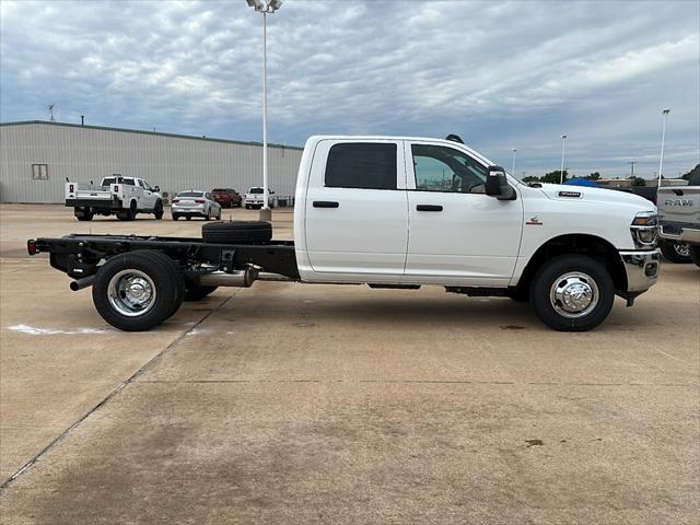 2026 RAM Ram 3500 Chassis Cab RAM 3500 TRADESMAN CREW CAB CHASSIS 4X4 60 CA