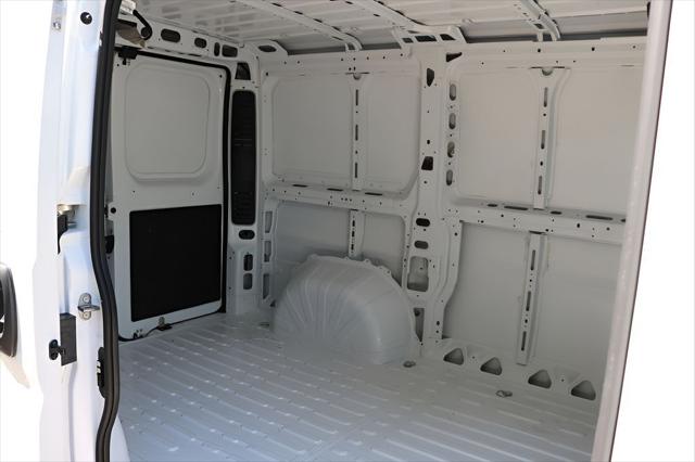 2026 Ram ProMaster Cargo Van Tradesman Low Roof 118" WB w/Pass Seat