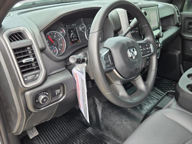2026 RAM 5500 Chassis RAM 5500 TRADESMAN CHASSIS CREW CAB 4X4 84 CA