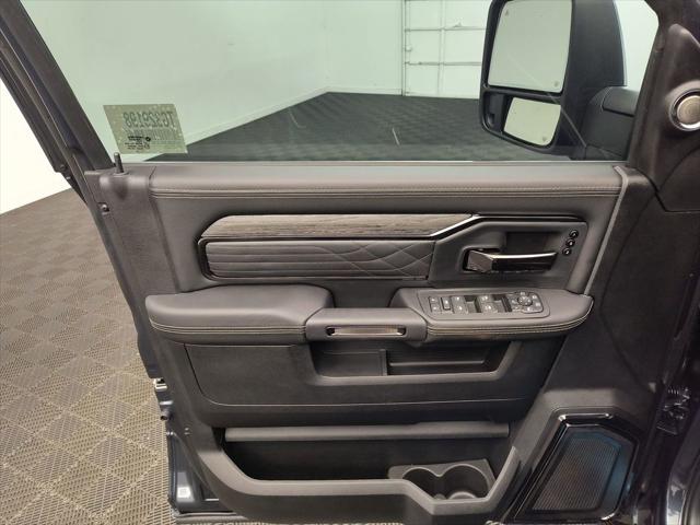 2026 Ram 3500 Limited Crew Cab 4x4 8' Box