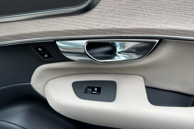 2026 Volvo XC90 Plug-In Hybrid Plus, T8 AWD, Electric/Gasoline, Bright, 7 Seats
