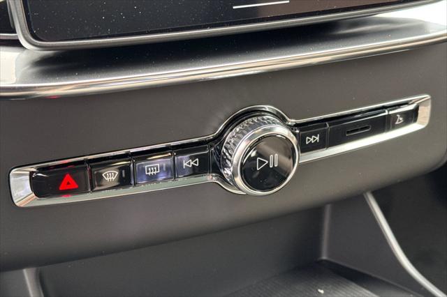 2026 Volvo XC90 Plug-In Hybrid Plus, T8 AWD, Electric/Gasoline, Bright, 7 Seats