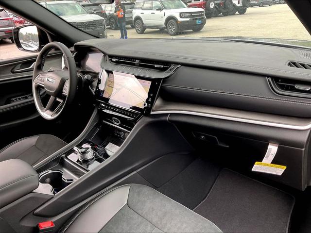 2026 Jeep Grand Cherokee L Altitude 4x4