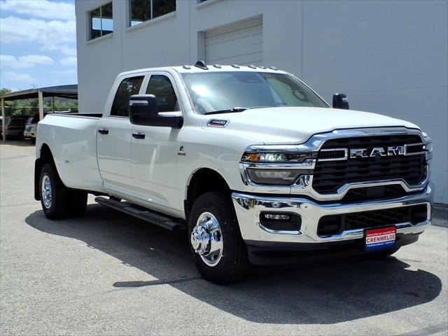 2026 RAM Ram 3500 RAM 3500 TRADESMAN CREW CAB 4X4 8 BOX