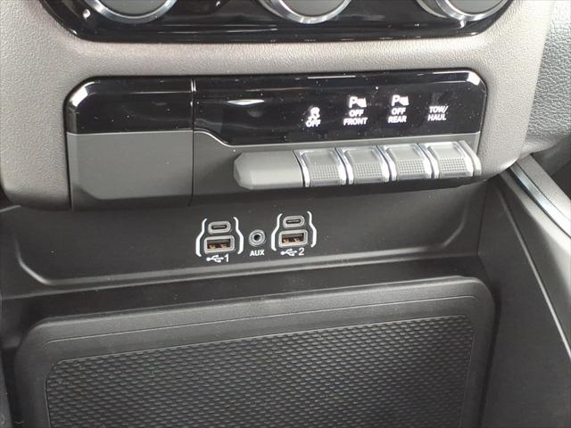 2026 Ram 1500 Express Crew Cab 4x4 5'7" Box
